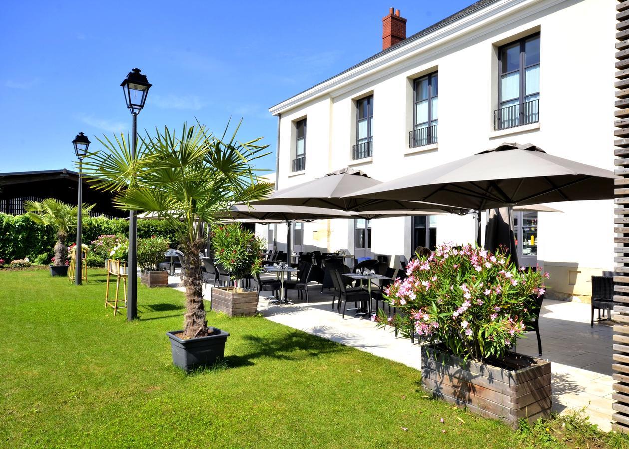 Auberge Du Chateau Bleu Tremblay-en-France Exterior photo